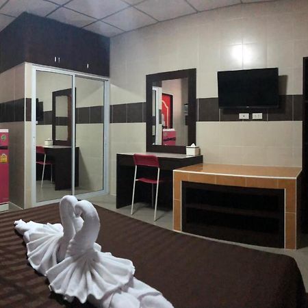 D5 Hotel สาขา มาบโป่ง Чонбури Экстерьер фото
